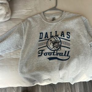 Like new Dallas Football sweatshirt women’s small